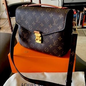 Louis Vuitton Pochette Métis new